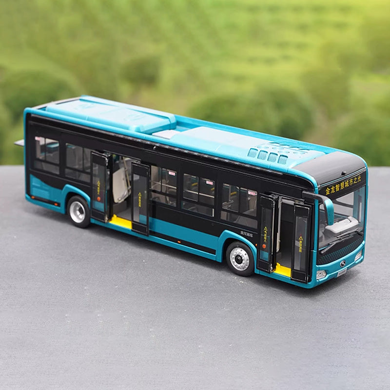 1:38 King Long XMQ6105G Alloy Bus Model with Lights