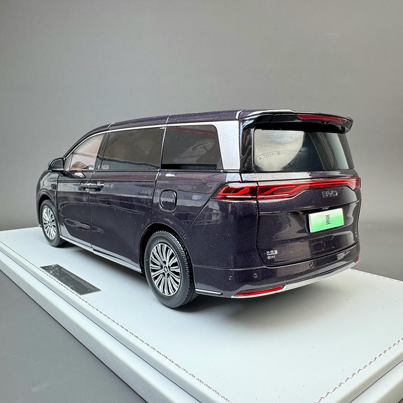 OEM 1:18 BYD (Xia) M9 Alloy Diecast Model