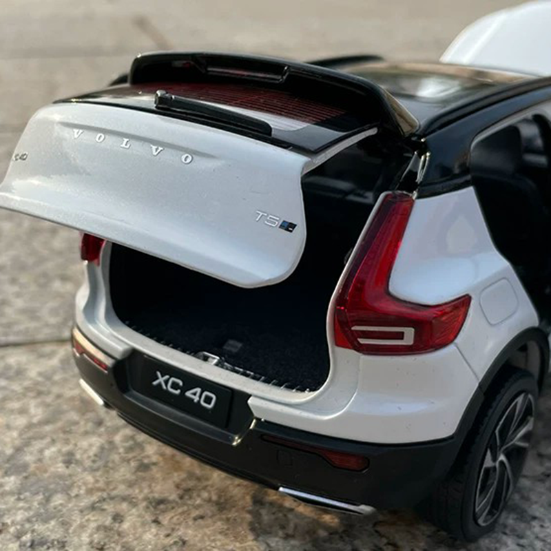 Original XC40 1:18 Diecast Model
