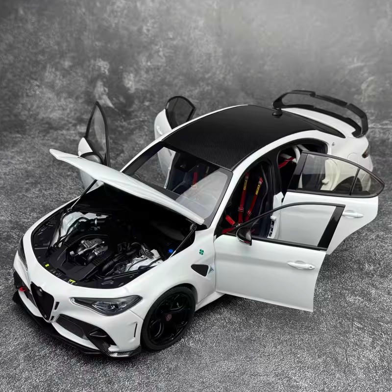 MotorHelix 1:18 Alfa Romeo Giulia GTAm Alloy Diecast Model – YX