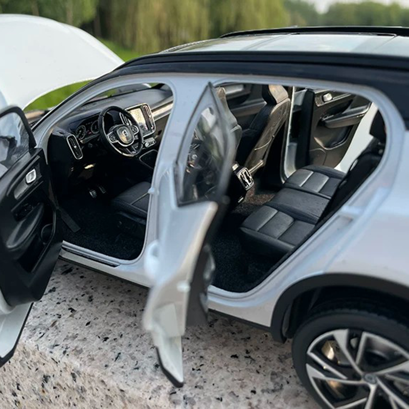 Original XC40 1:18 Diecast Model