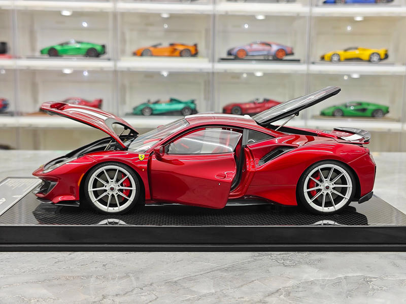 Dino Model 1:18 Ferrari 488 Pista Resin (Fully Open) Model