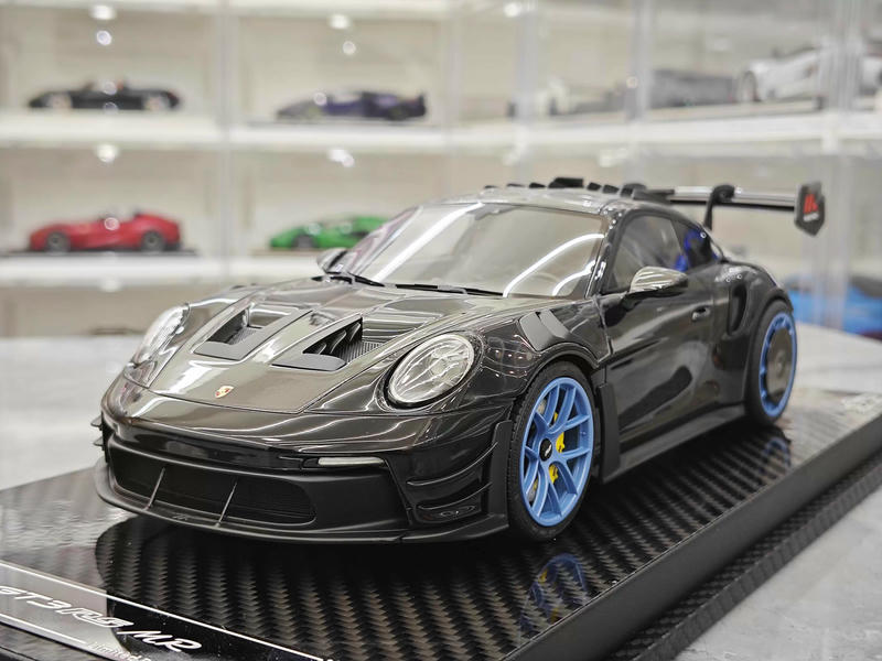 VIP Model 1:18 Porsche 911 GT3 RS Manthey Racing Resin Model