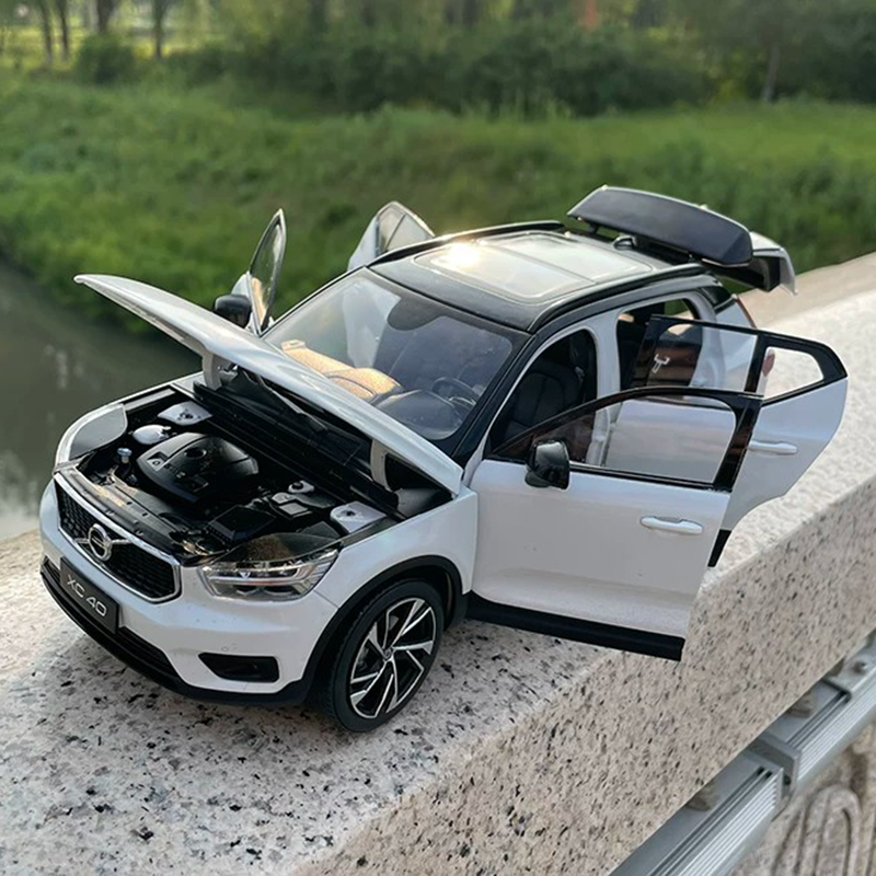 Original XC40 1:18 Diecast Model