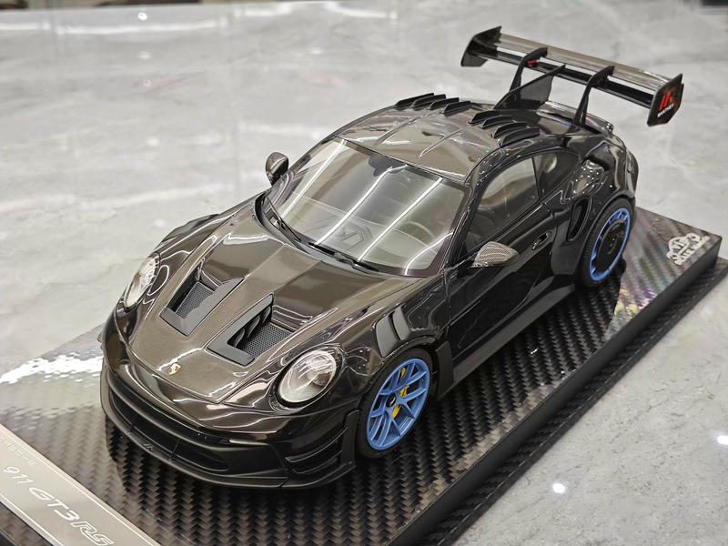 VIP Model 1:18 Porsche 911 GT3 RS Manthey Racing Resin Model
