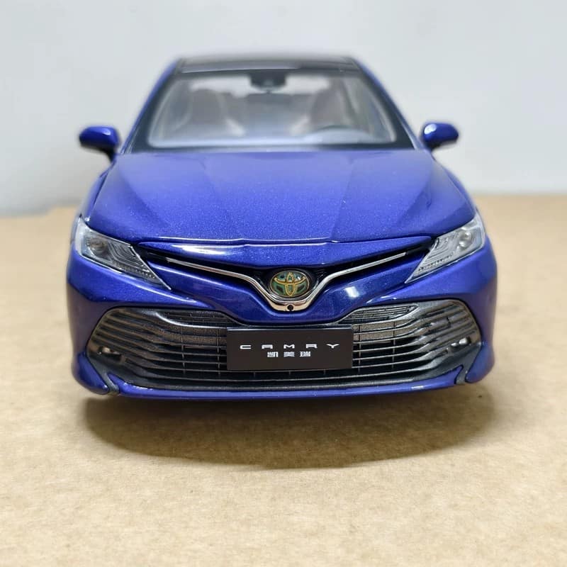 oem Licensed Toyota Camry (XV70) Hybrid Sport 2018–2021 1:18 Diecast Model