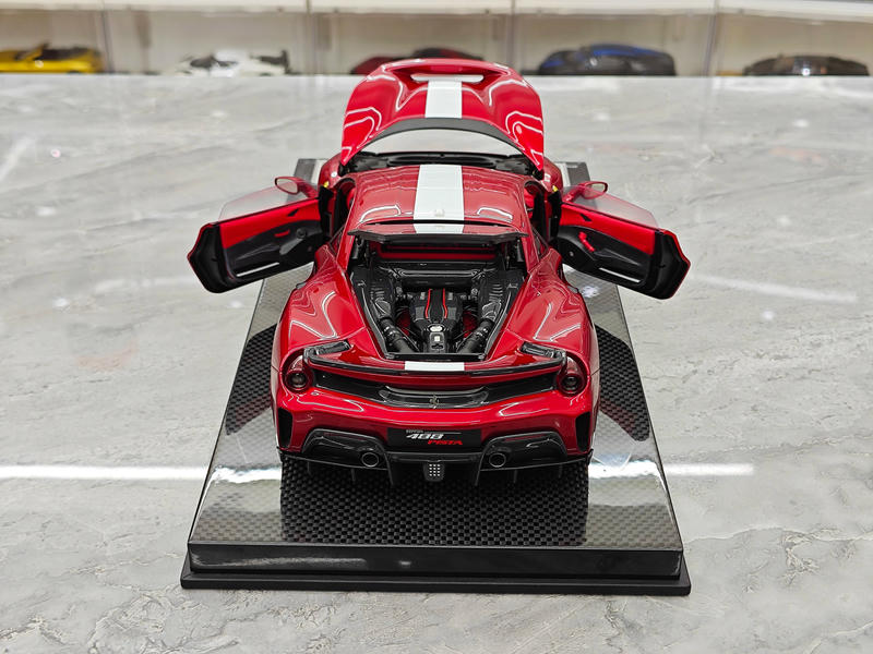Dino Model 1:18 Ferrari 488 Pista Resin (Fully Open) Model – YX