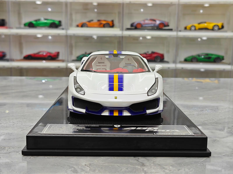 Dino Model 1:18 Ferrari 488 Pista Resin (Fully Open) Model