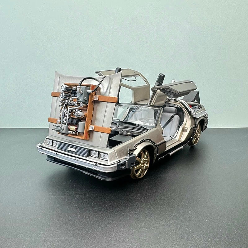 SunStar 1:18 Back to the Future Part III Time Machine Diecast Model 2714# – Movie Car Collection