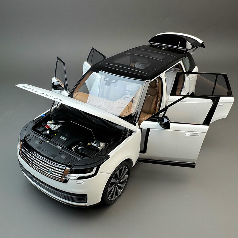 LCD 1:18 Land Rover Range Rover SV 2022 Long Wheelbase Diecast Car