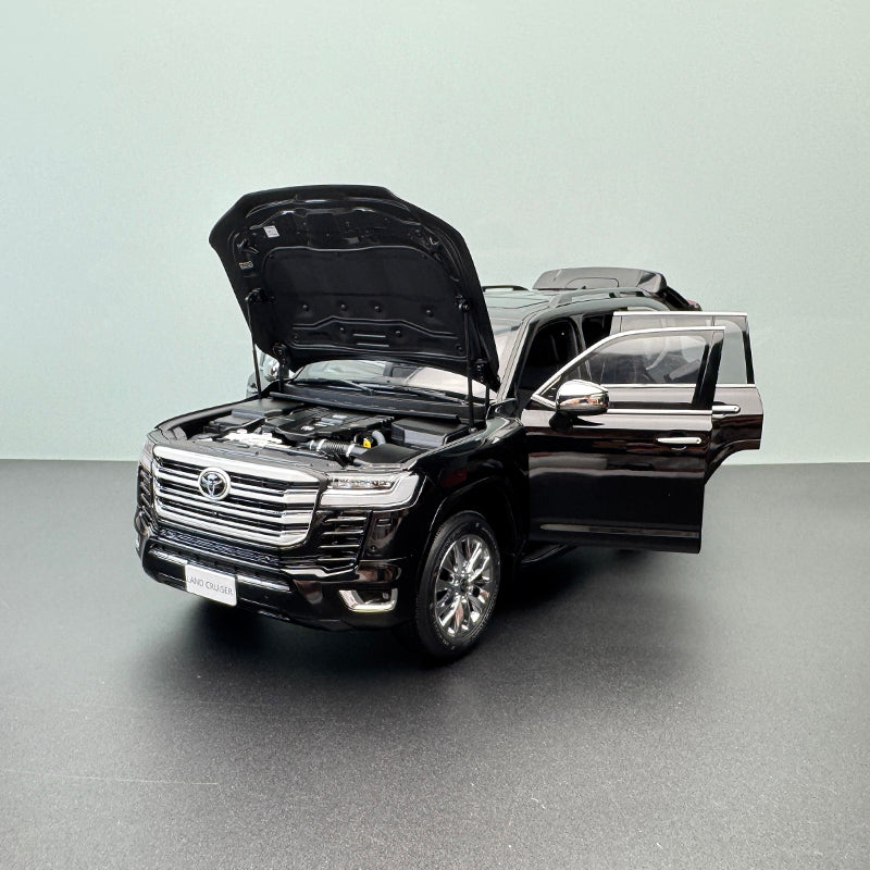 Toyota Land Cruiser LC300 ZX 1:18 Diecast Model by LCD MODEL Collection