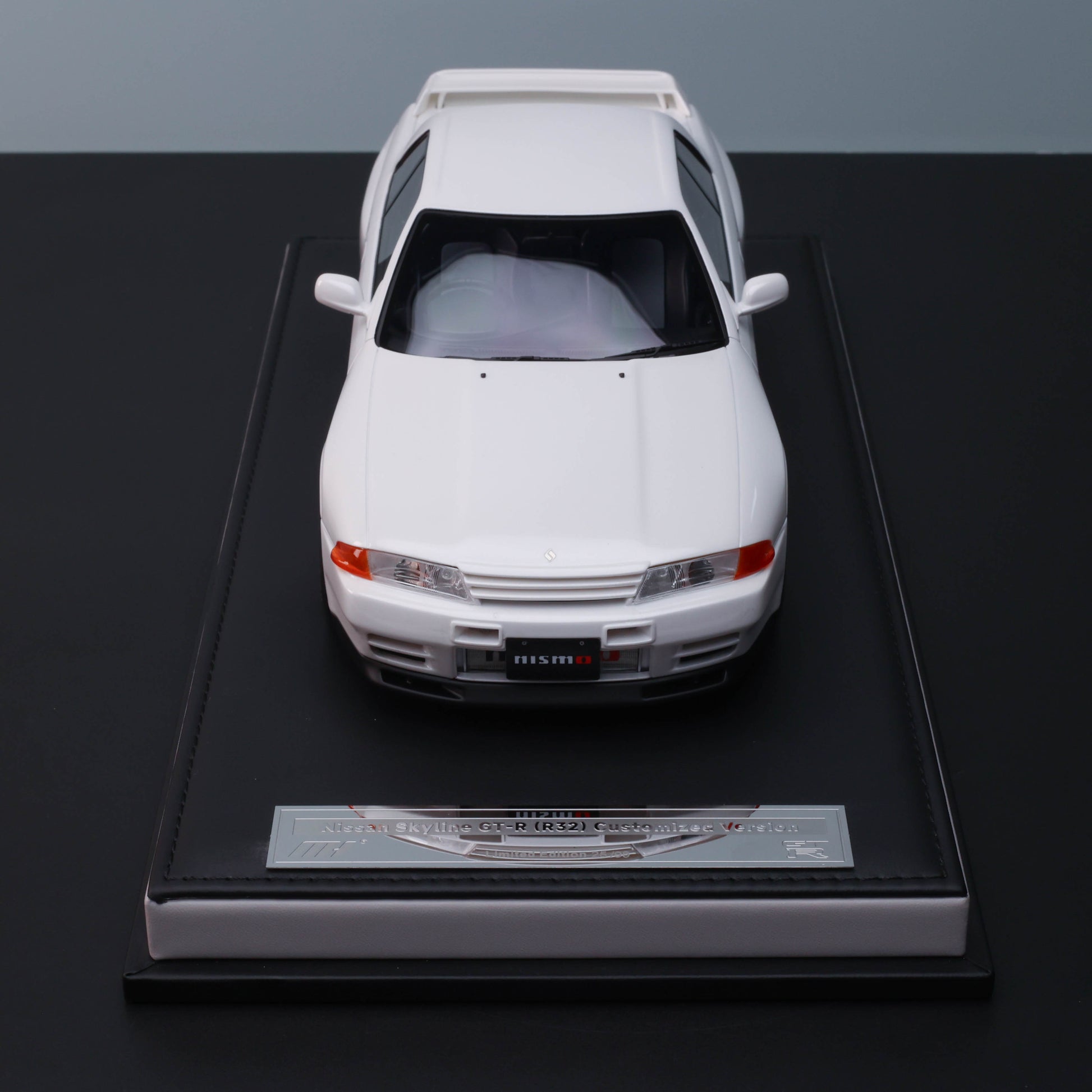 MOTORHELIX 1:18 Nissan Skyline GT-R (R32) Custom – Limited Resin Model (Gunmetal Grey)