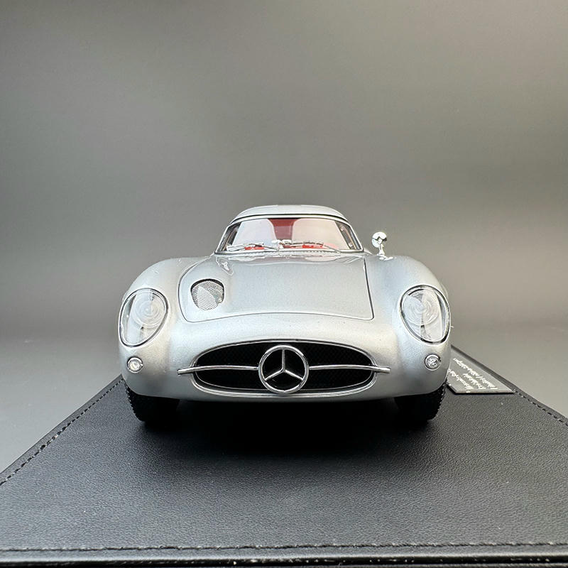 V8 Model 1:18 Mercedes‑Benz 300 SLR Resin Model