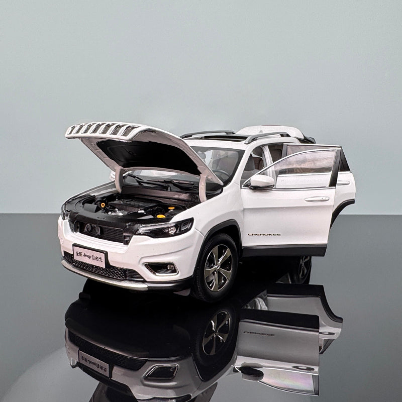 GAC Fiat Chrysler New Jeep Cherokee 1:18 Diecast Model – Fully Interactive Collectible