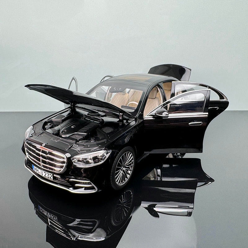 Mercedes-Benz W223 S600 Black Diecast Model – 1:18 Scale Collectible