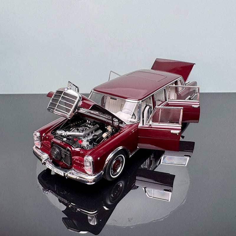Benz Pullman W100 600 Diecast Model – 1:18 Scale Collectible (Static Display)