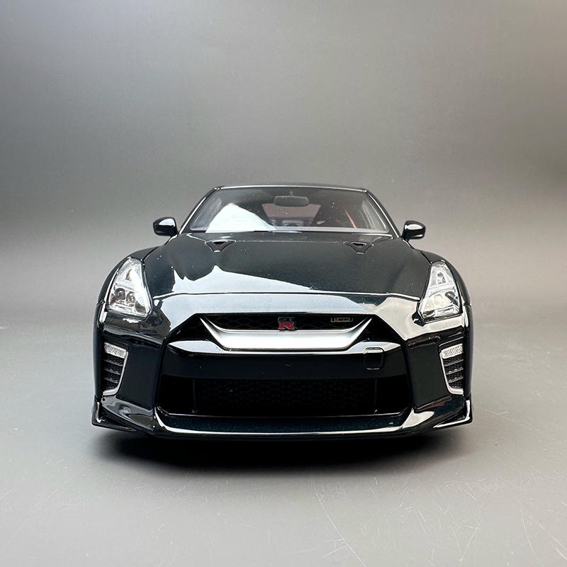 MotorHelix 1:18 Nissan GT-R R35 Diecast Model Car – Midnight Purple