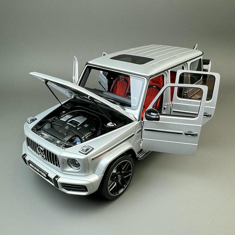 Almost Real 1:18 Mercedes-Benz G63