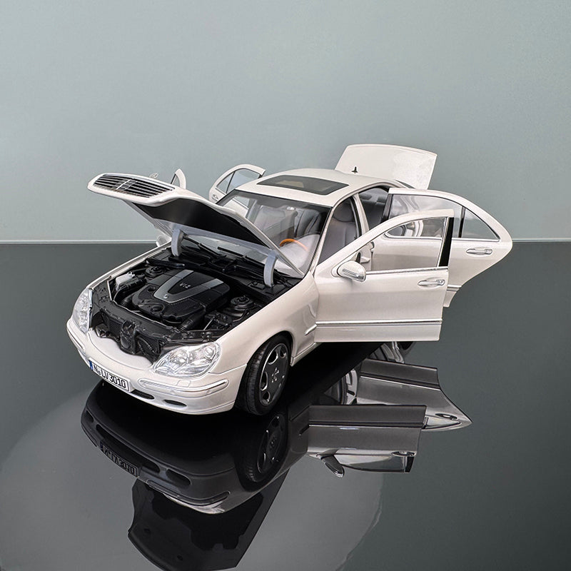 Mercedes-Benz W220 S600 Butterfly Diecast Model – 1:18 Premium Interactive Collectible