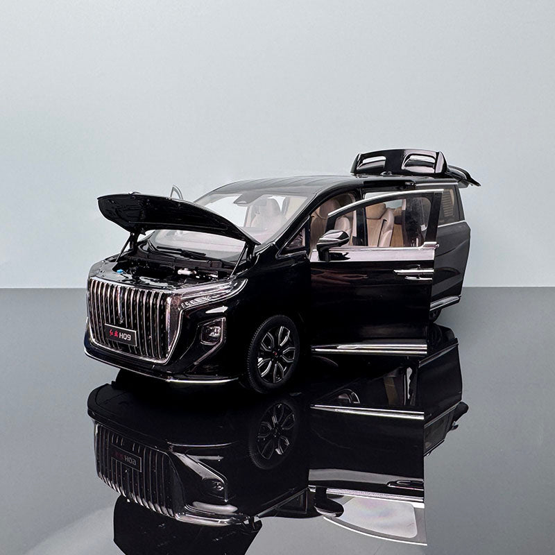 Hongqi HQ9 Nanny Car Diecast Model – 1:18 Scale Luxury Collectible