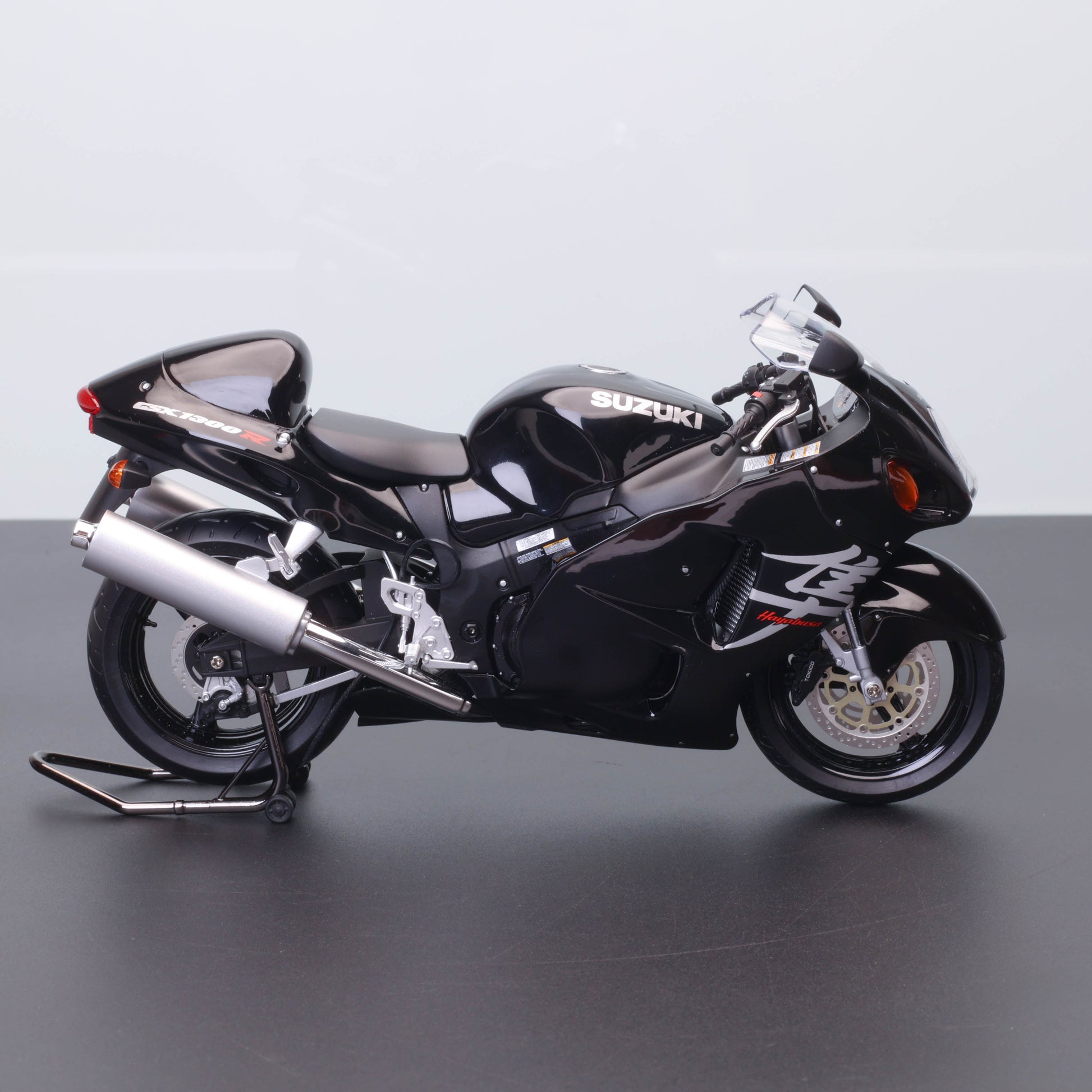 LCD Models 1:12 Suzuki GSX-1300R Hayabusa – Alloy Motorcycle Model (Authorized by Suzuki)