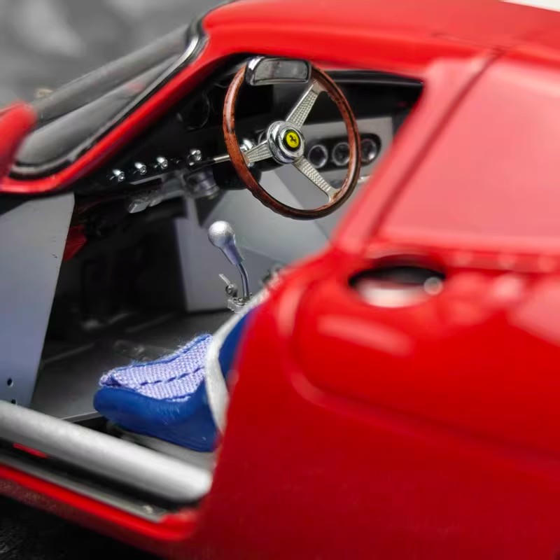 CMC 1:18 Ferrari 250 LM Alloy Diecast Model Car