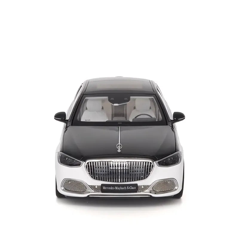 Maybach S-Class 2021 Diecast Model – 1/18 Scale Collectible Car Model (Black and White)