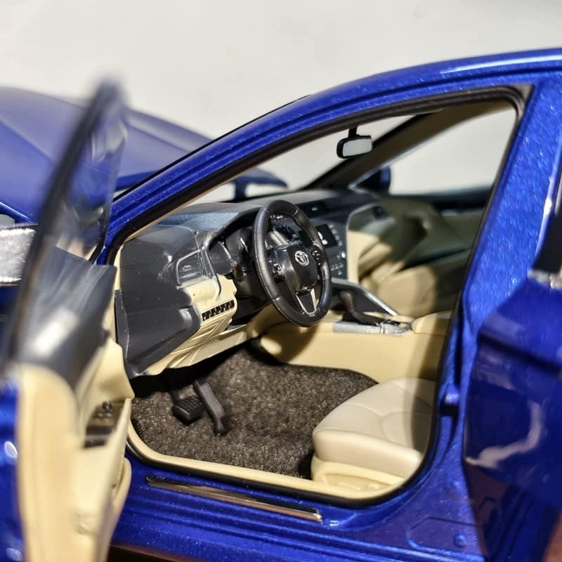 oem Licensed Toyota Camry (XV70) Hybrid Sport 2018–2021 1:18 Diecast Model