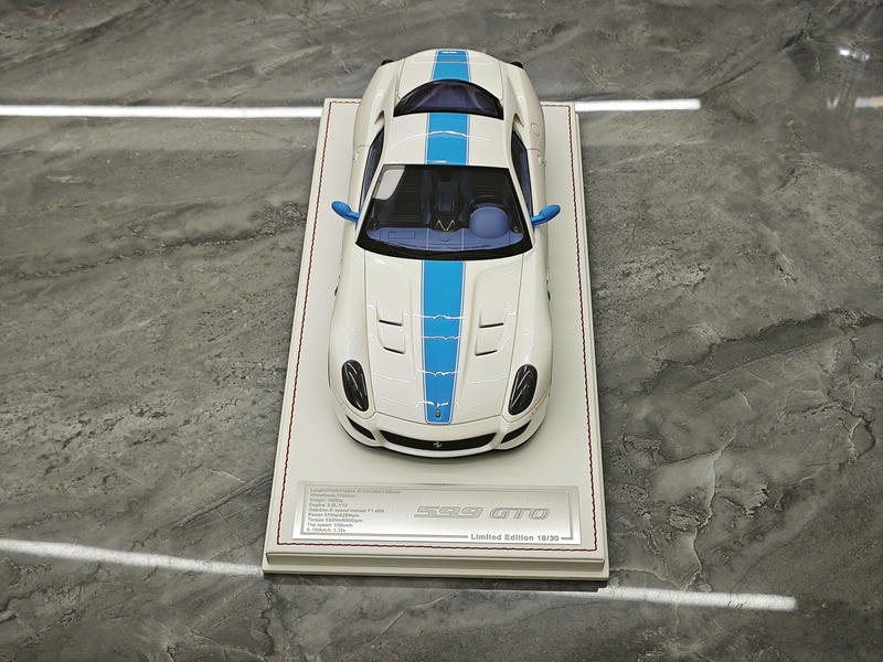Dino Model 1:18 Ferrari 599 GTO Resin Model