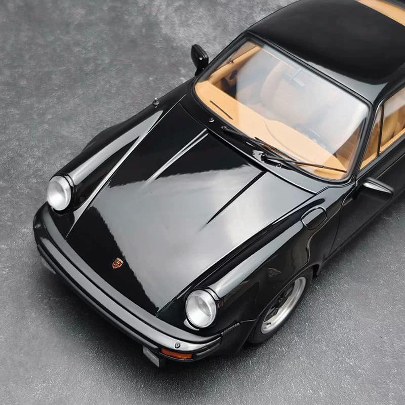 AUTOart 1:18 Porsche 911 (930) Turbo 3.0 Diecast Model Car