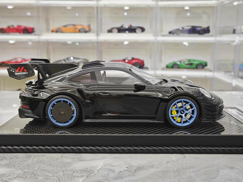 VIP Model 1:18 Porsche 911 GT3 RS Manthey Racing Resin Model