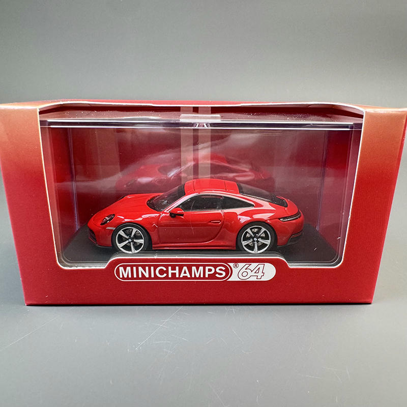 Minichamps 1:64 Porsche 911 GTS Diecast Car