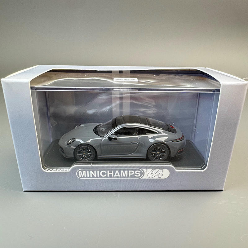 Minichamps 1:64 Porsche 911 GTS Diecast Car