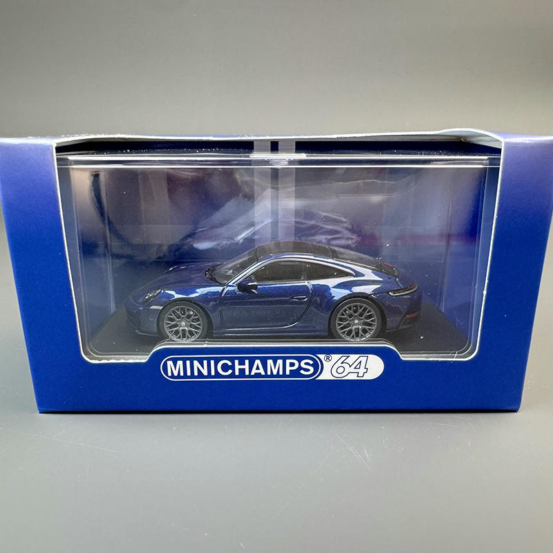 Minichamps 1:64 Porsche 911 GTS Diecast Car