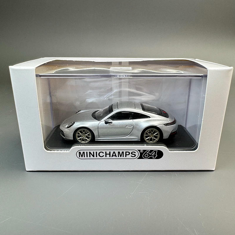 Minichamps 1:64 Porsche 911 GTS Diecast Car