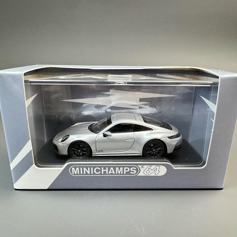 Minichamps 1:64 Porsche 911 GTS Diecast Car