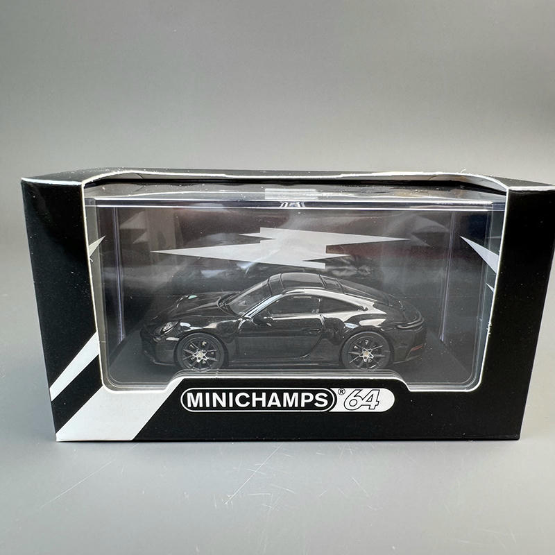 Minichamps 1:64 Porsche 911 GTS Diecast Car