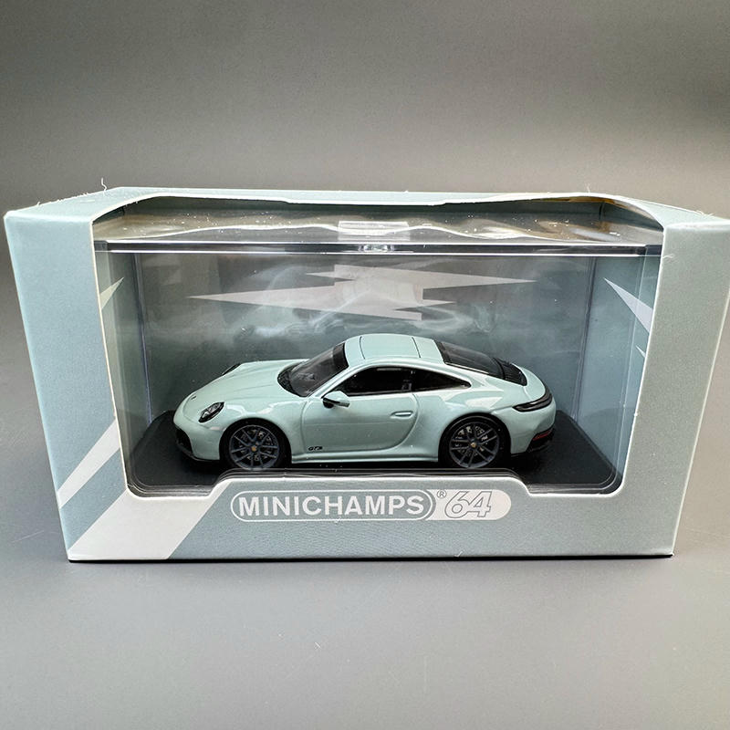 Minichamps 1:64 Porsche 911 GTS Diecast Car