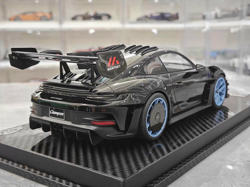 VIP Model 1:18 Porsche 911 GT3 RS Manthey Racing Resin Model