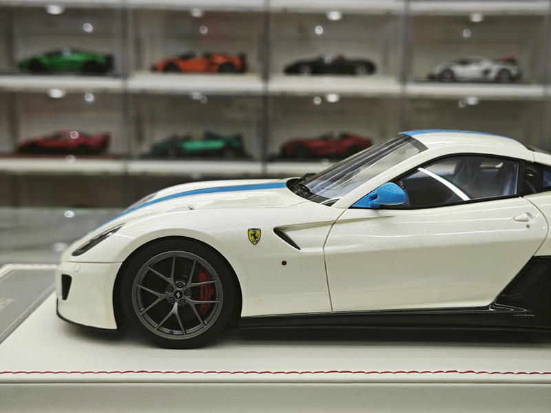 Dino Model 1:18 Ferrari 599 GTO Resin Model