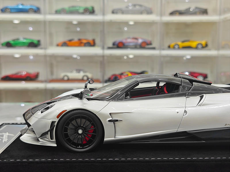 HH Model Pagani Huayra Roadster Limited Edition 1:18 Resin Model Car