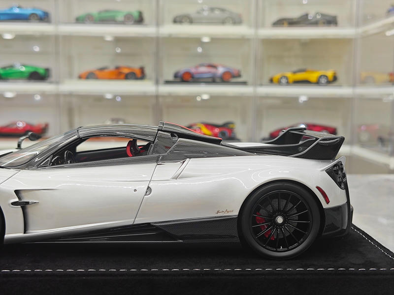 HH Model Pagani Huayra Roadster Limited Edition 1:18 Resin Model Car