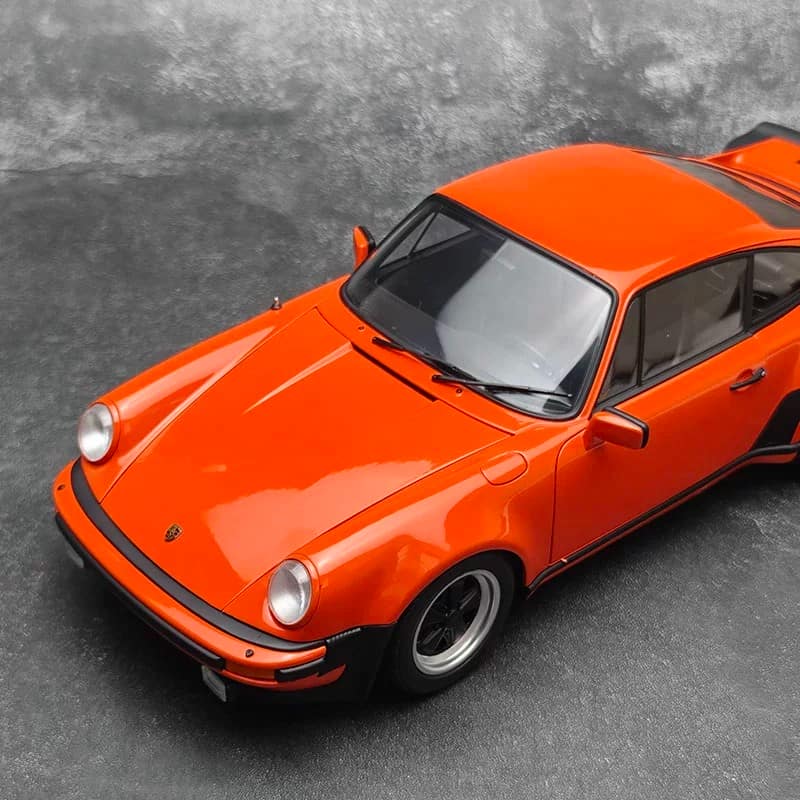 AUTOart 1:18 Porsche 911 (930) Turbo 3.0 Diecast Model Car