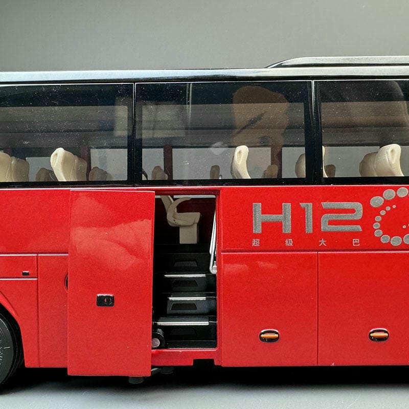 1:18 Zhongtong H12 Coach Bus – Alloy Model