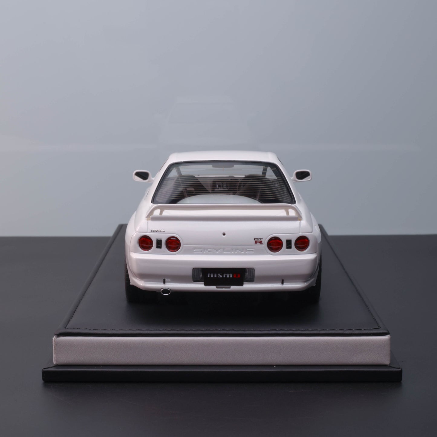 MOTORHELIX 1:18 Nissan Skyline GT-R (R32) Custom – Limited Resin Model (Gunmetal Grey)