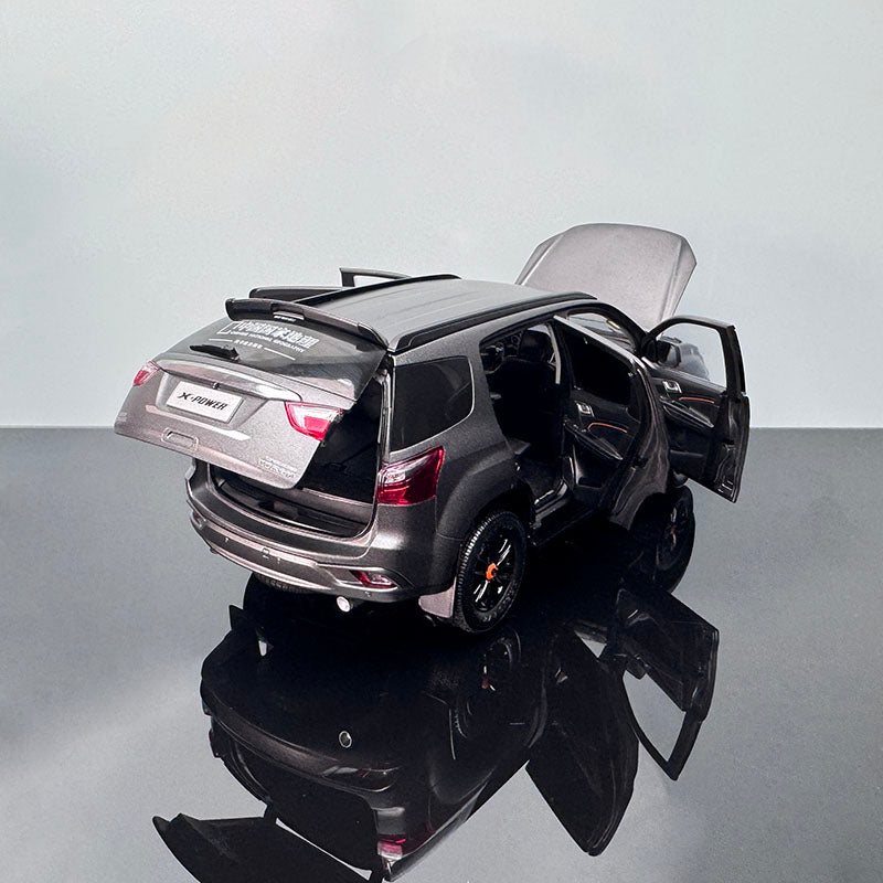 Isuzu MU-X 1:18 Scale Diecast Model – Premium Collectible