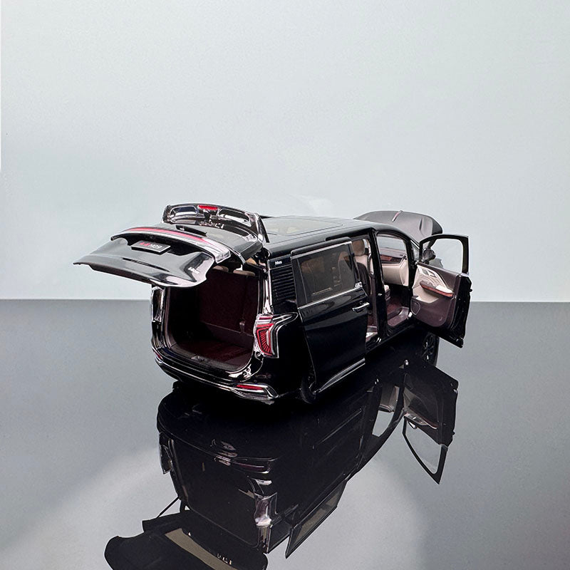 Hongqi HQ9 Nanny Car Diecast Model – 1:18 Scale Luxury Collectible