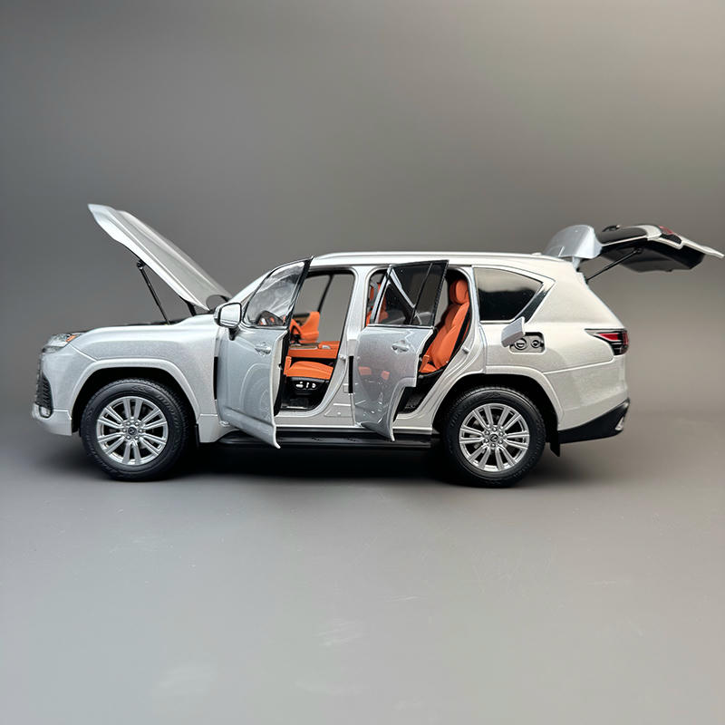 LCD Model 1:18 Lexus LX600 Diecast Car – YX car model