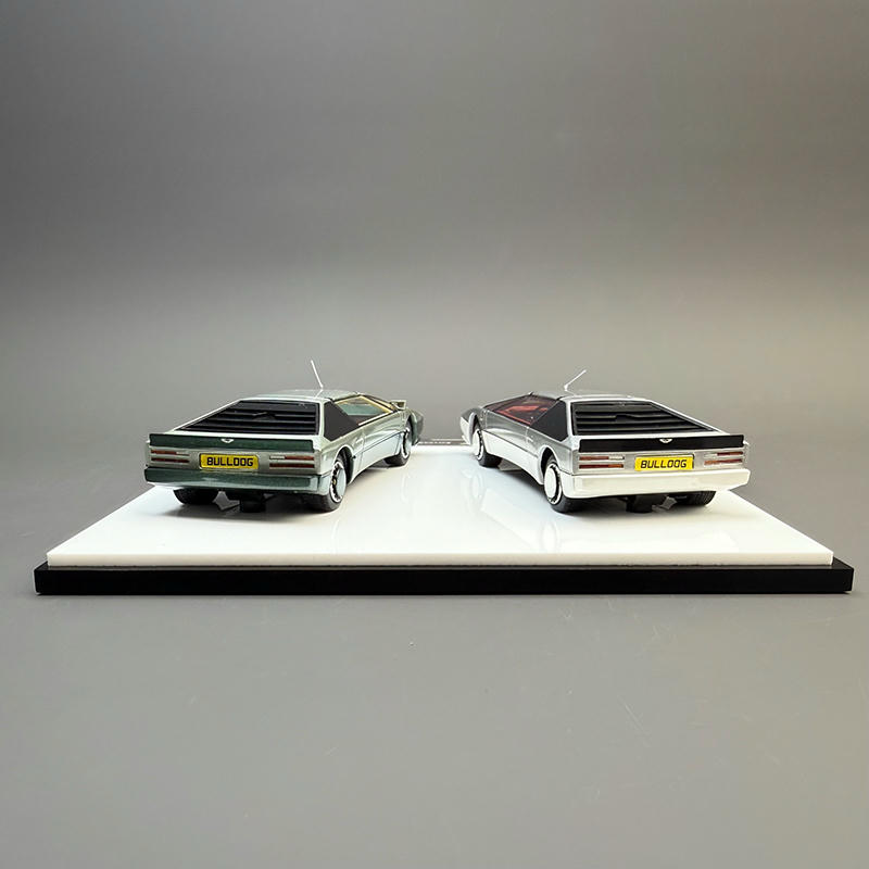 1:43 Aston Martin Bulldog Concept (1980) Resin Model Set