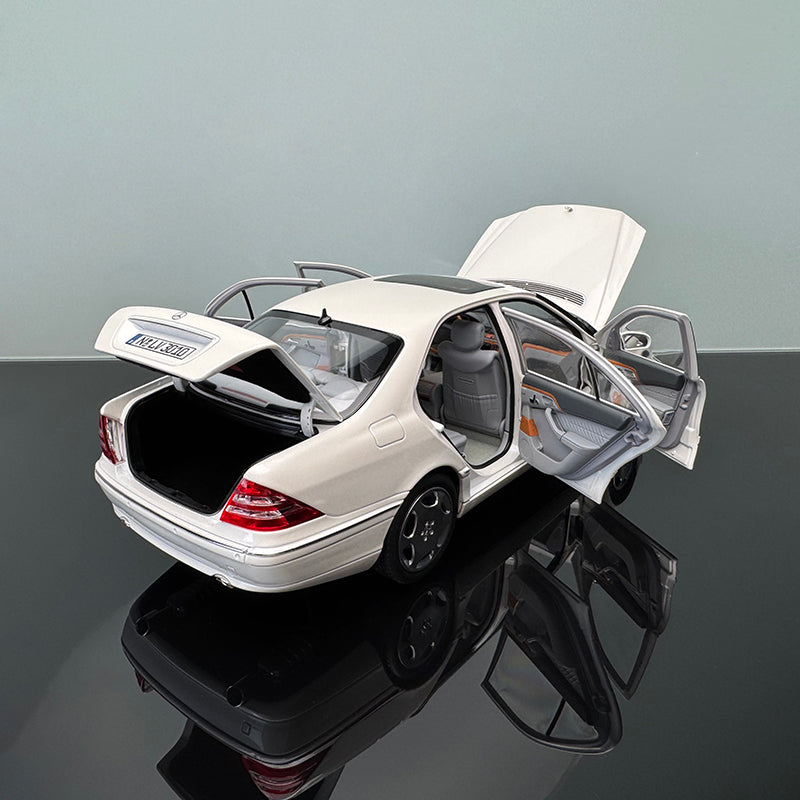 Mercedes-Benz W220 S600 Butterfly Diecast Model – 1:18 Premium Interactive Collectible